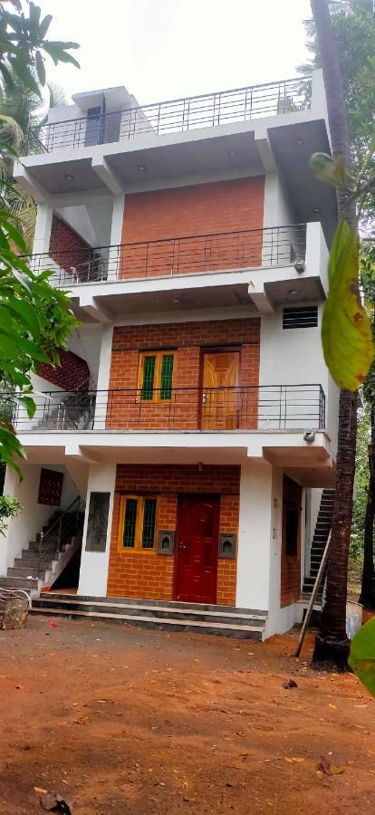 Evergreen Paradise Pondicherry Camera foto